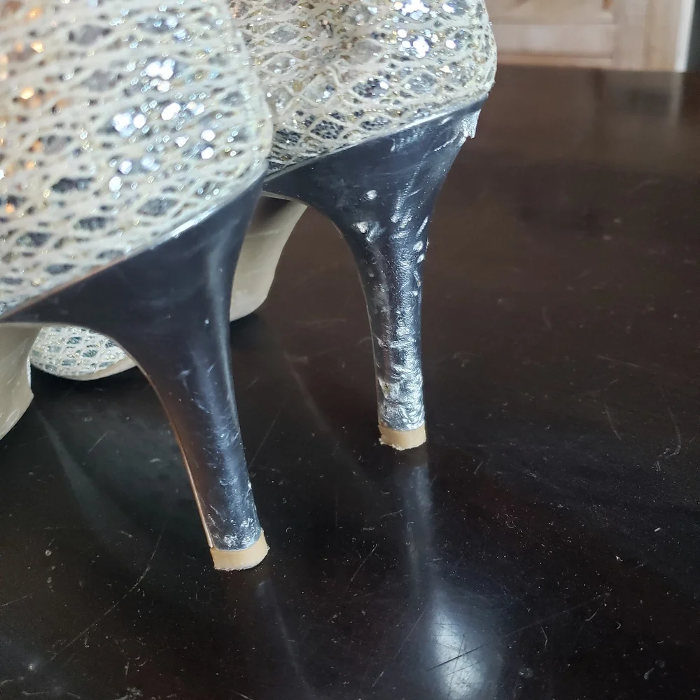 Heels - Picture 5 of 5